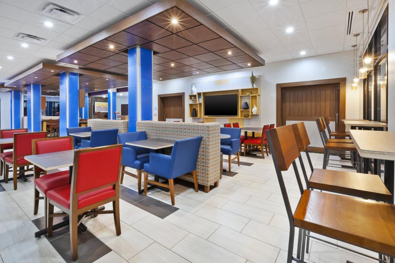 Holiday Inn Express & Suites - Painesville - Concord By Ihg Exterior foto